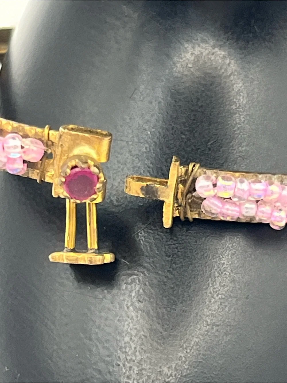East India mid-20th-century vintage bangle bracelet pink seed beads gold tone